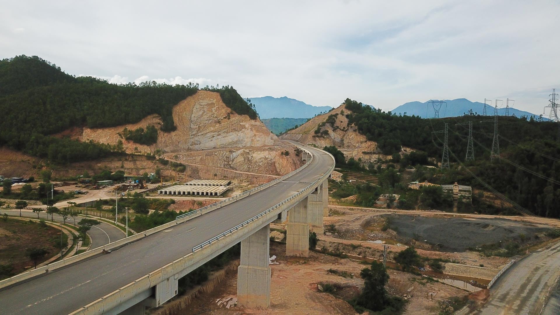 Cao toc La Son - Tuy Loan cham tien do anh 7