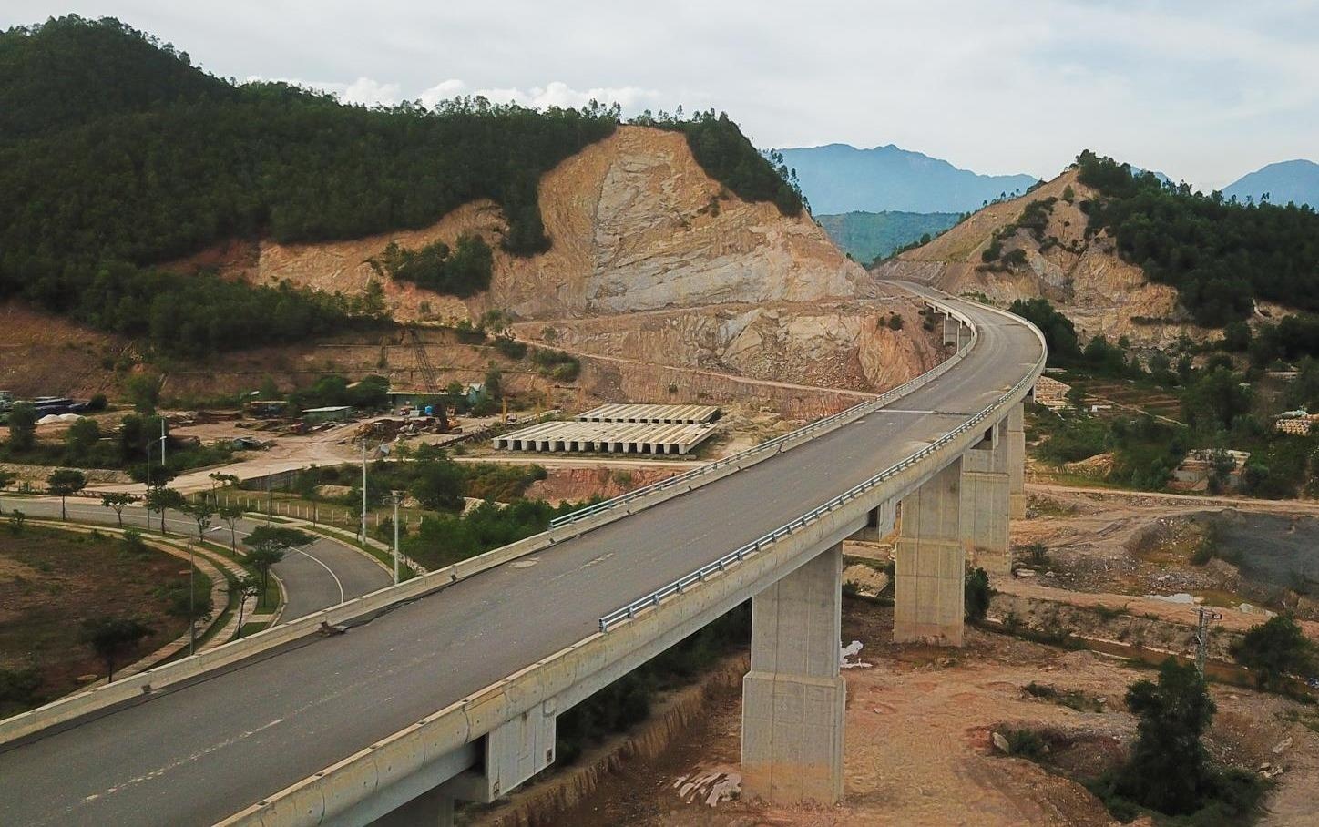 Cao toc nua ty USD noi Da Nang, Hue mo mit ngay thong xe hinh anh