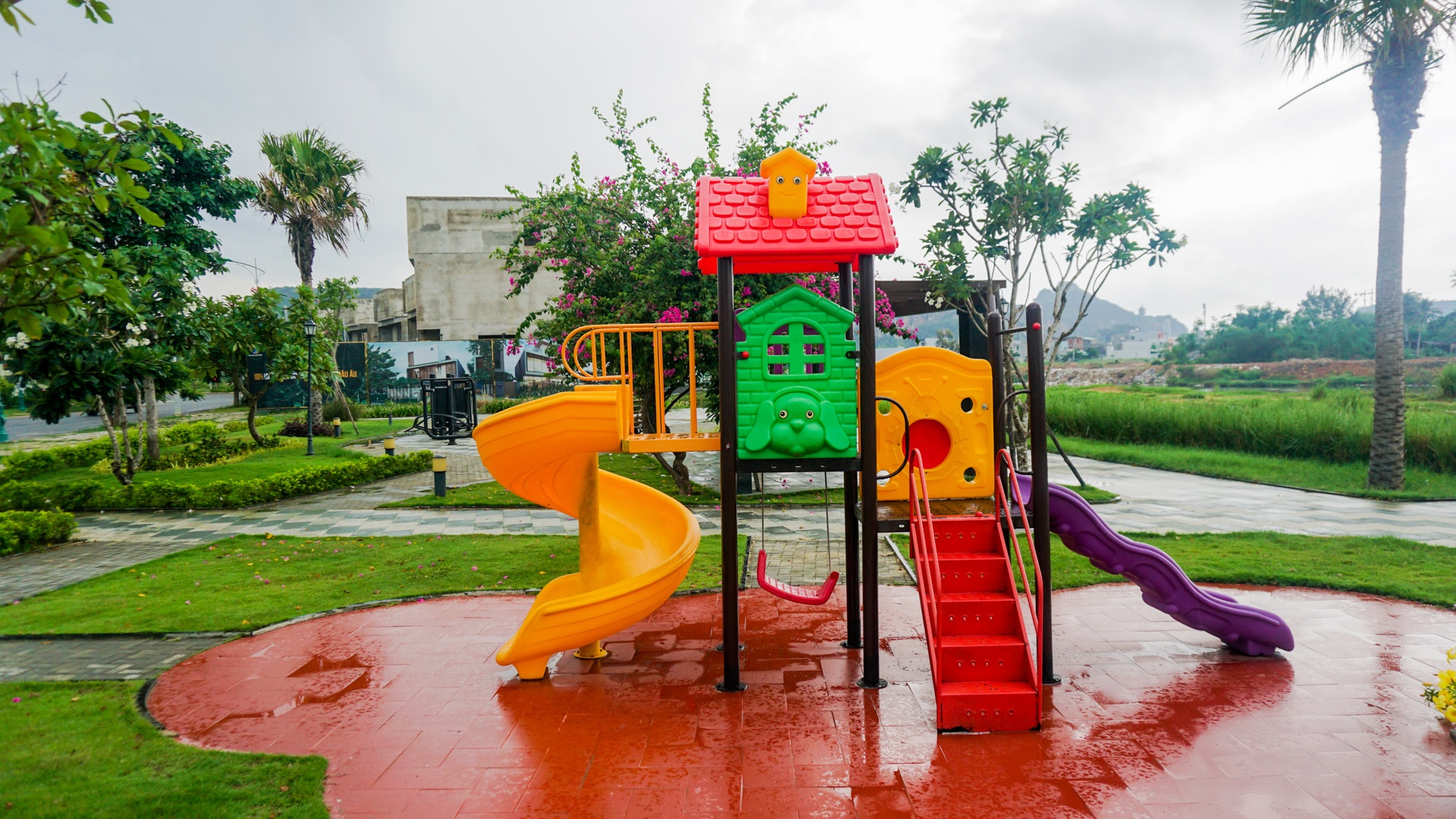 Cong ty Dat Xanh mien Trung xay 36 biet thu trai Luat anh 10