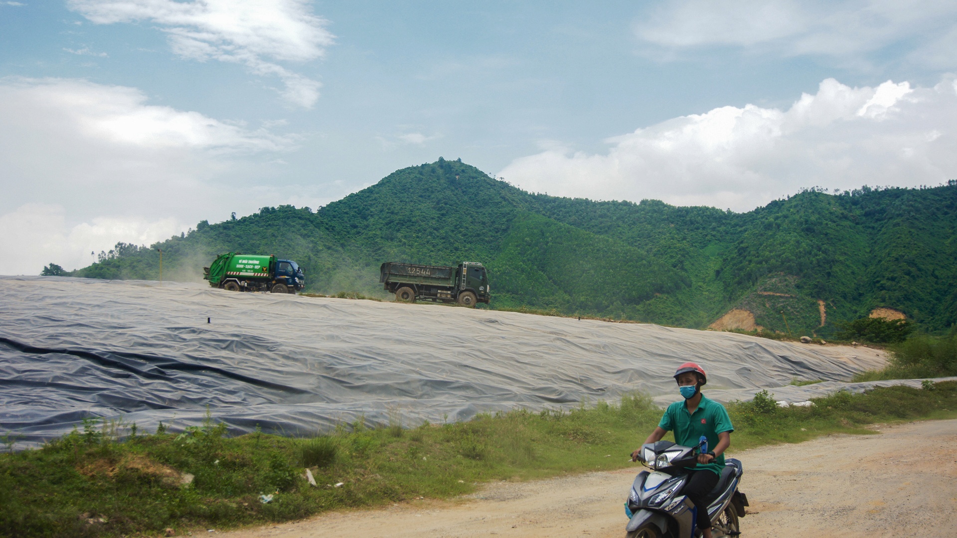 Bai rac lon nhat o Da Nang anh 9