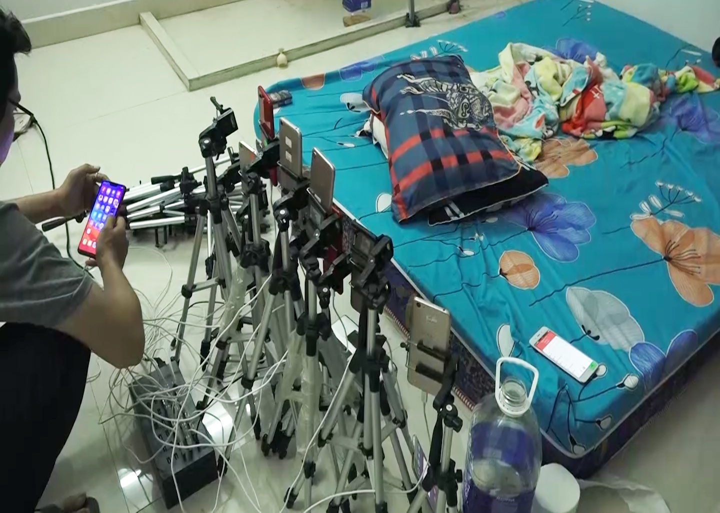 Nhom nguoi Trung Quoc du gai Viet dien phim sex anh 2