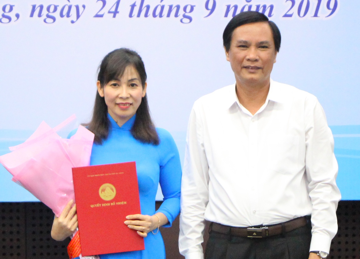 So Du lich Da Nang lan dau tien co nu giam doc hinh anh