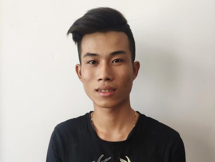 Gia danh canh sat hinh su chan duong, cuop dien thoai hinh anh