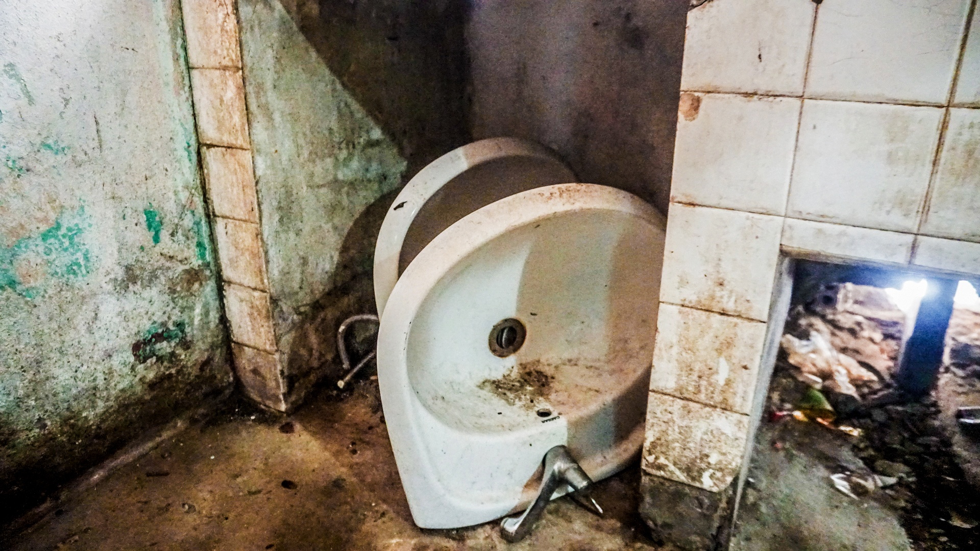 Can canh khu chung cu o Da Nang xuong cap anh 16