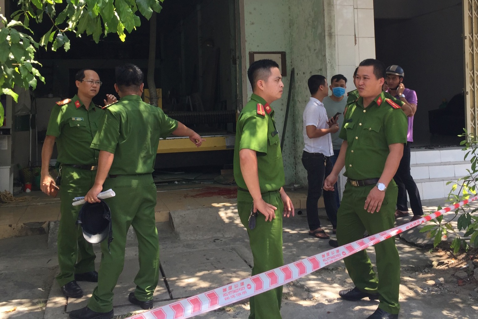 Sát hại nhân viên cắt tóc ảnh 2 Sat hai nhan vien cat toc anh 2