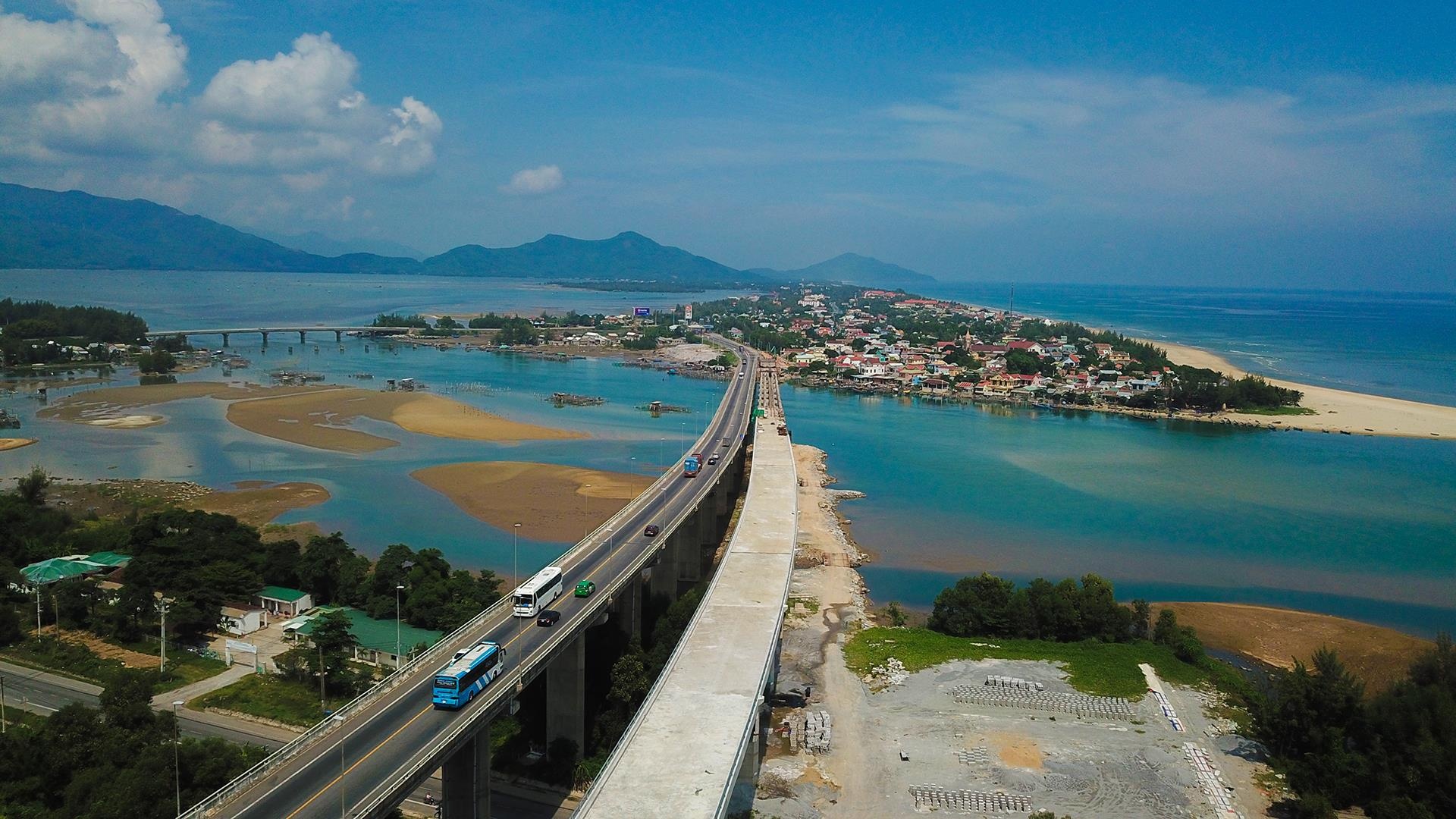 Khoan xuyen 6,2 km nui de thi cong ham Hai Van 2 hinh anh