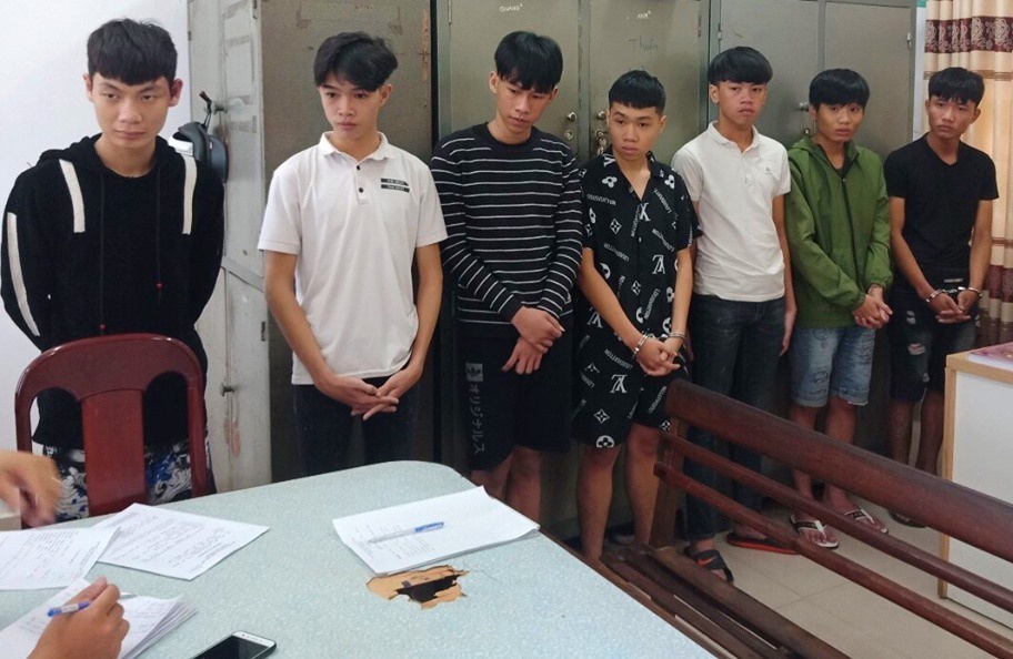 Nhóm thanh niên hổ chiến ở Đà Nẵng ảnh 1 Nhom thanh nien ho chien o Da Nang anh 1