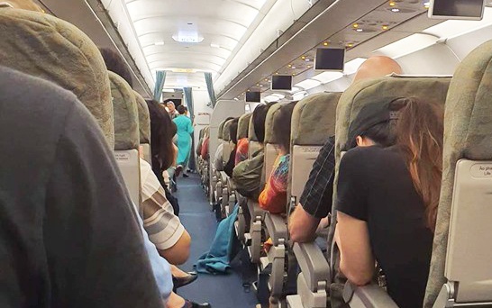 May bay 2 lan ha canh bat thanh xuong Da Nang vi thoi tiet xau hinh anh