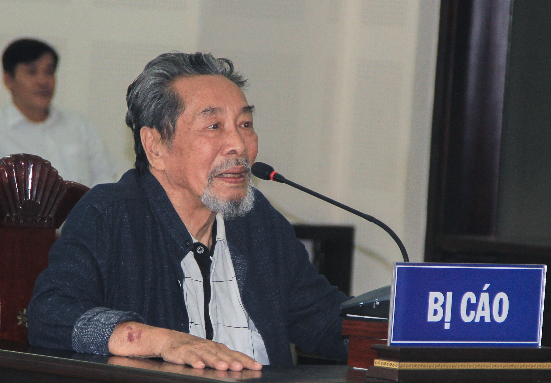 ‘Dai gia’ 83 tuoi gia van ban cua UBND Da Nang lua dao 23 ty hinh anh