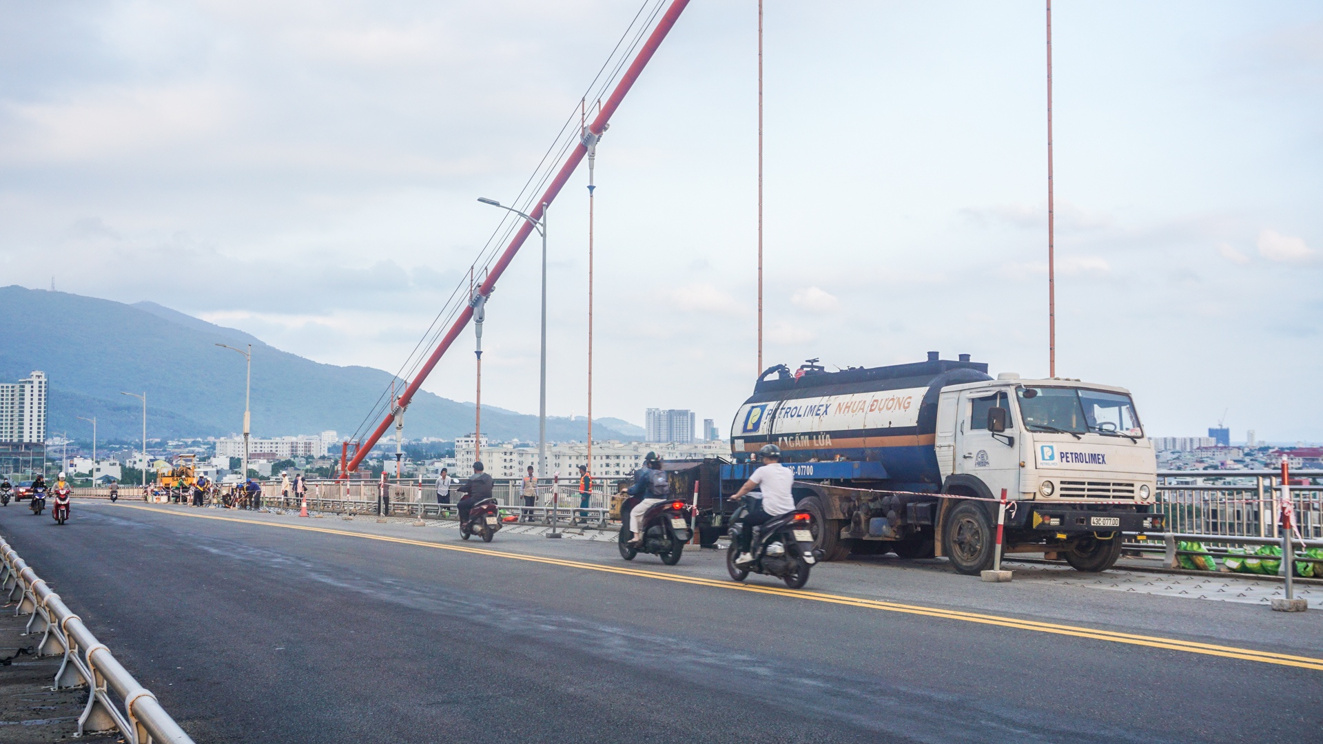 Da Nang sua chua cau Thuan Phuoc anh 11