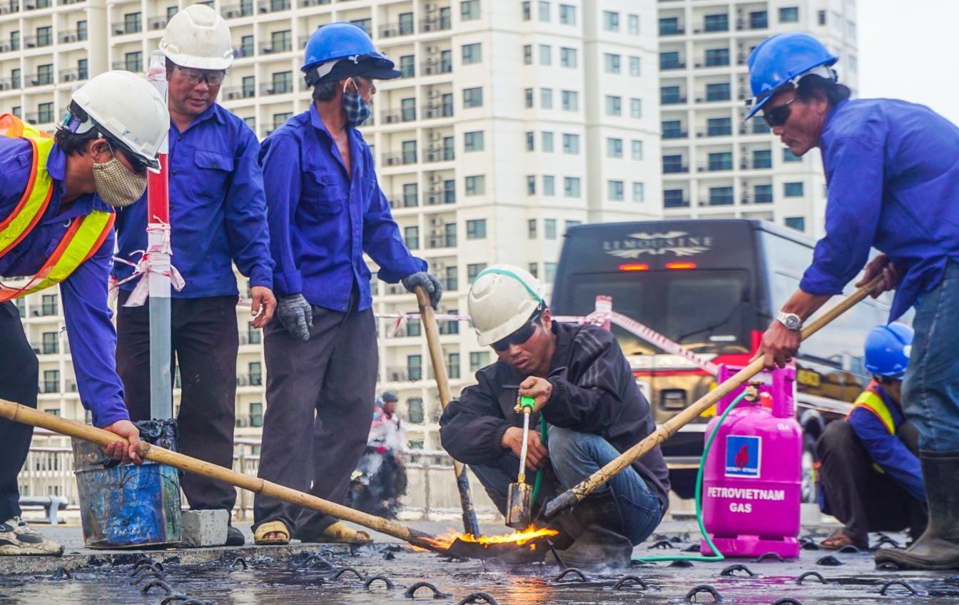 Da Nang sua mat cau Thuan Phuoc bang cong nghe moi hinh anh