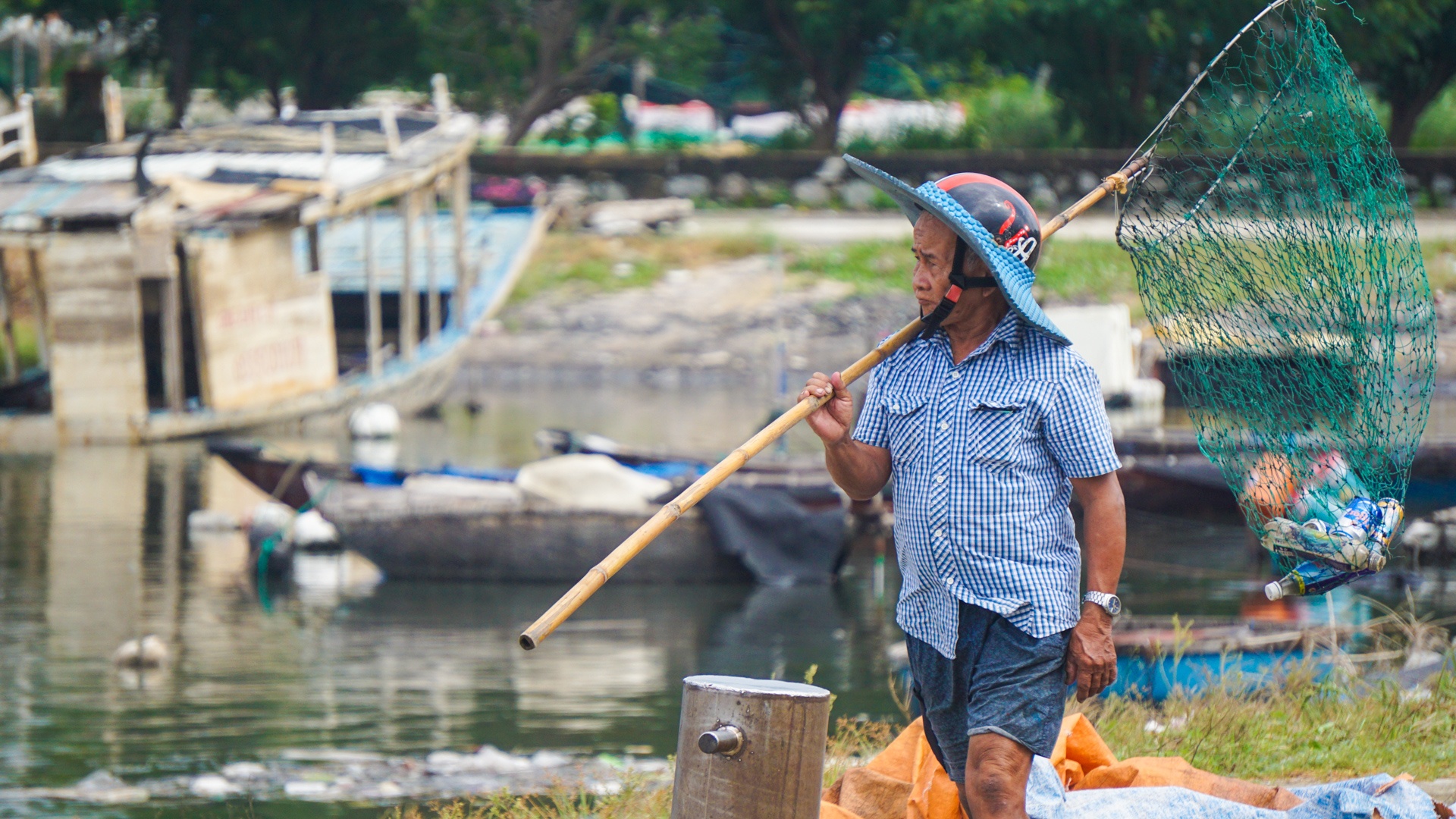 Tau ca tranh bao o Da Nang anh 8