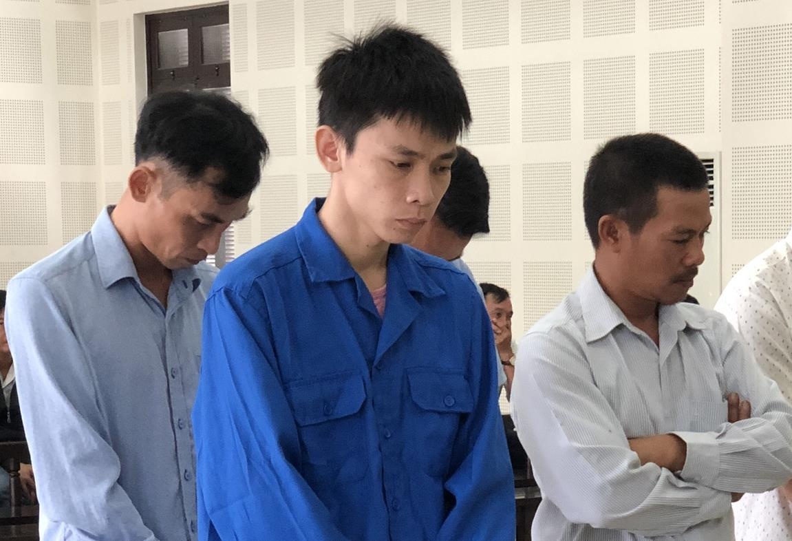 Nguyen can bo cong an trom hon 1 ty cua dong nghiep hinh anh