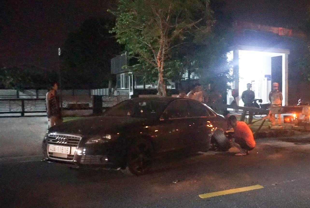 Co gai vang xuong gam oto sau vu tai nan lien hoan hinh anh