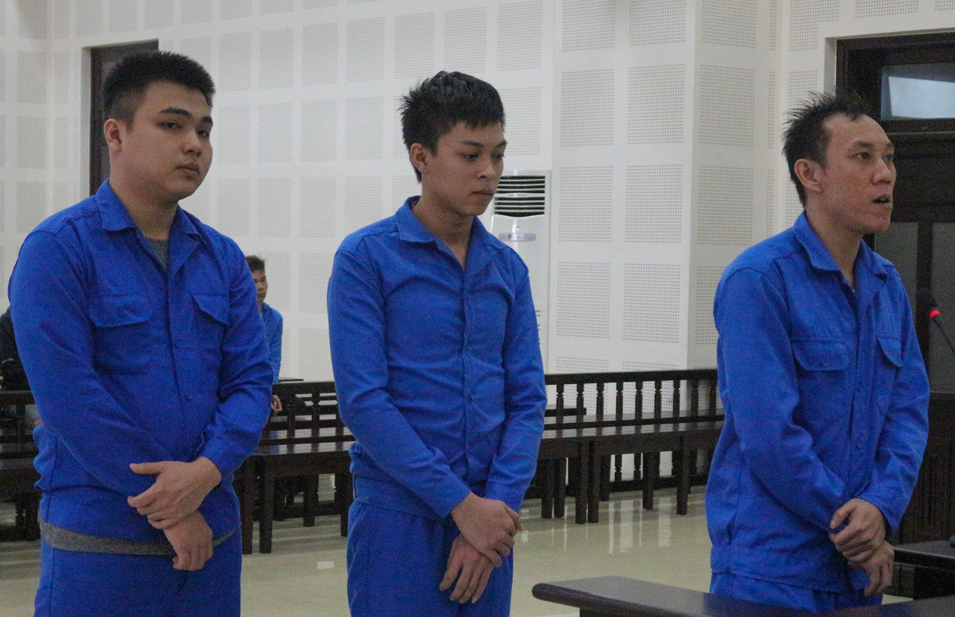 Nhom con do bao ke quan nhau o Da Nang linh an hinh anh