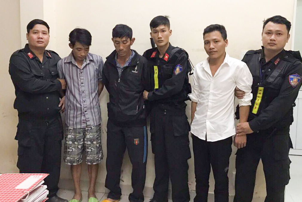 Nhóm thanh niên trộm chó ảnh 1 Nhom thanh nien trom cho anh 1