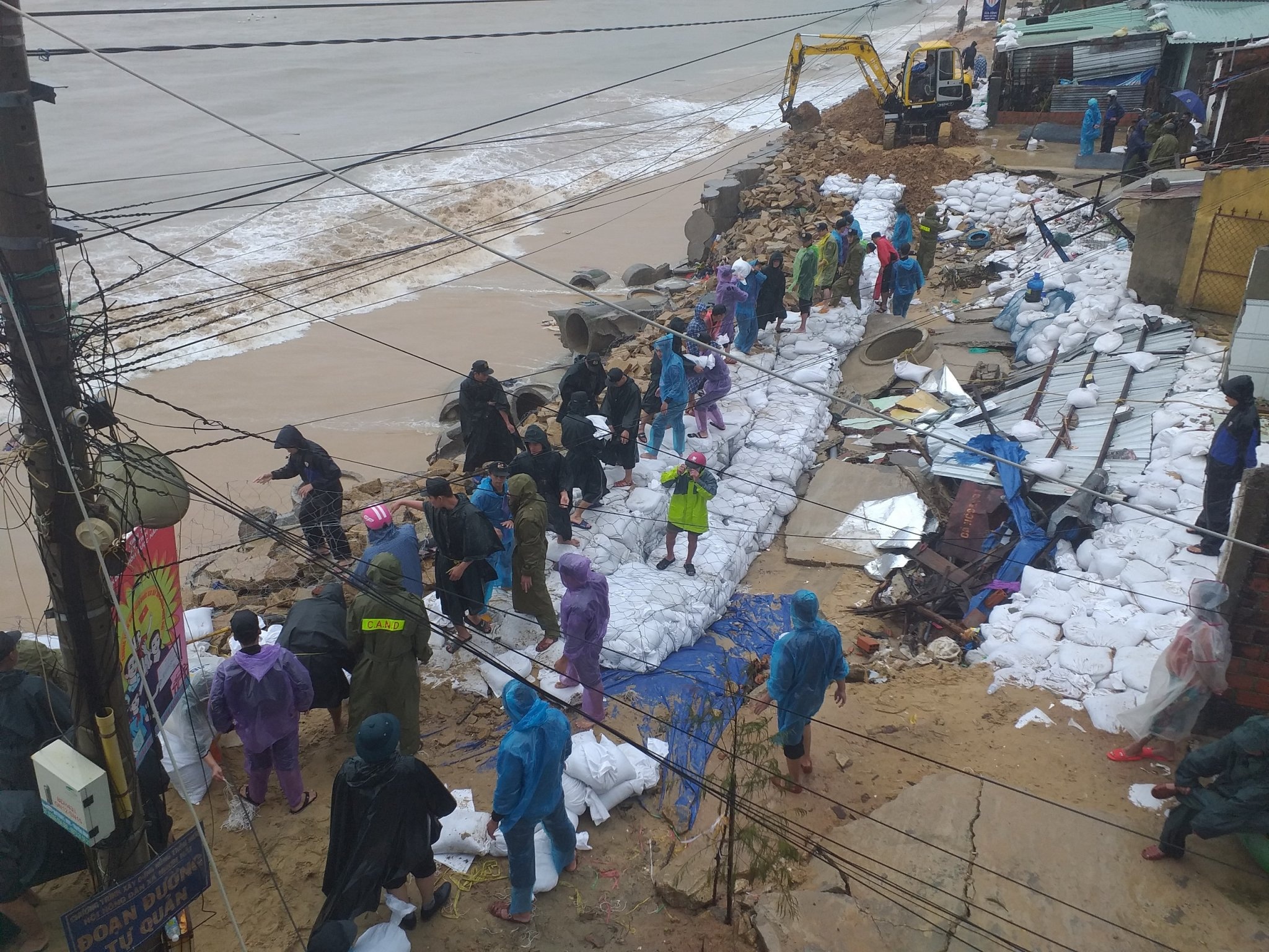 2 người tử vong do bão số 6 ảnh 1 2 nguoi tu vong do bao so 6 anh 1