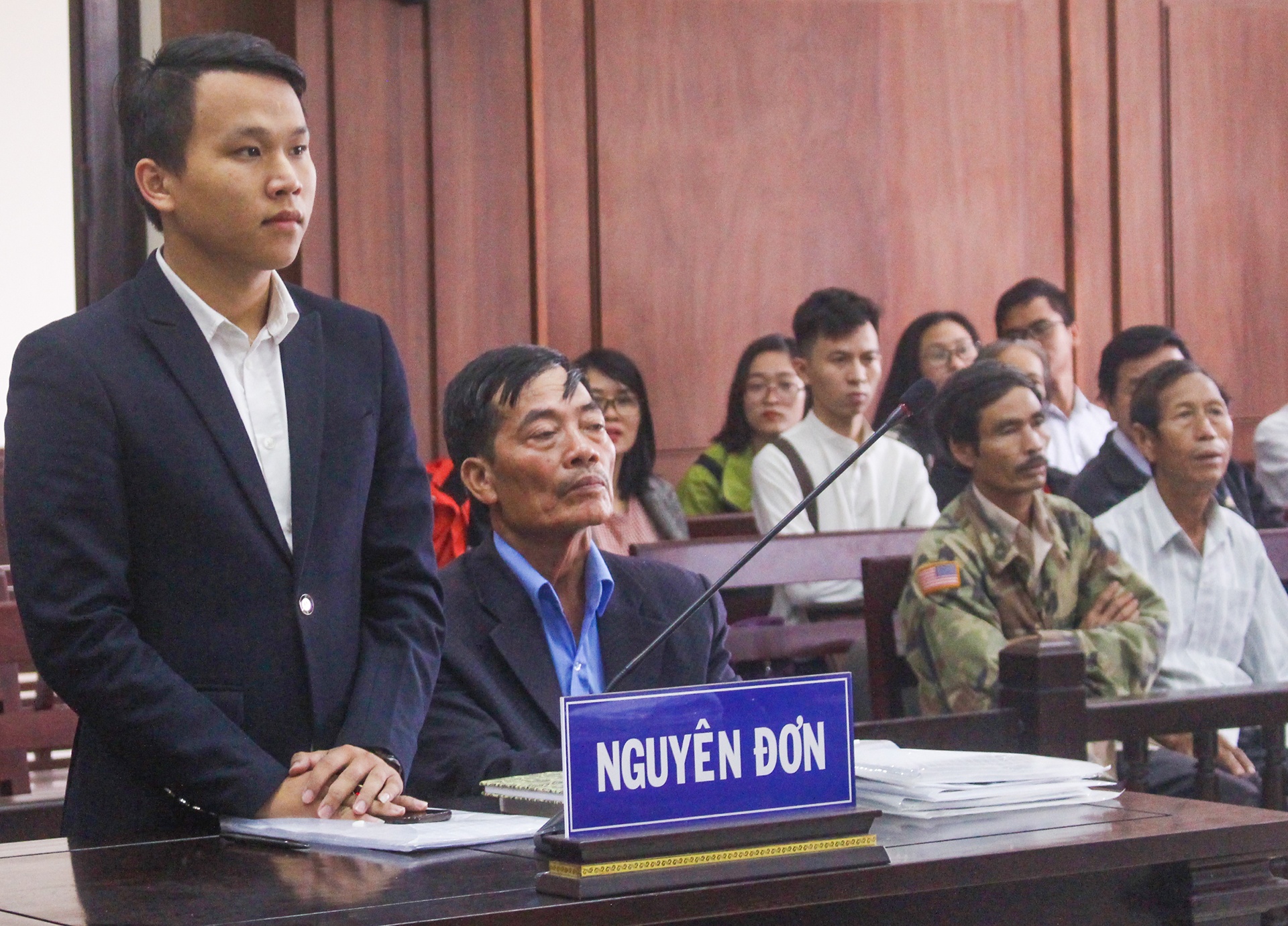 Giam doc bi an oan duoc boi thuong 281 trieu dong hinh anh