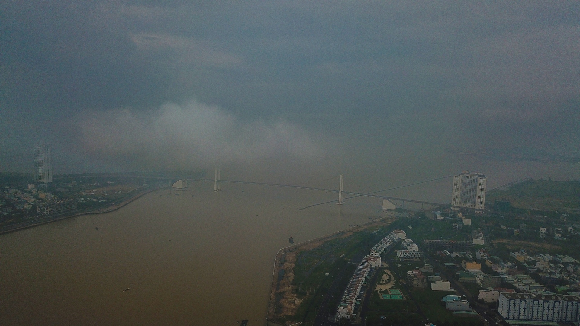 Đà Nẵng chìm trong sương mù ảnh 3 Da Nang chim trong suong mu anh 3