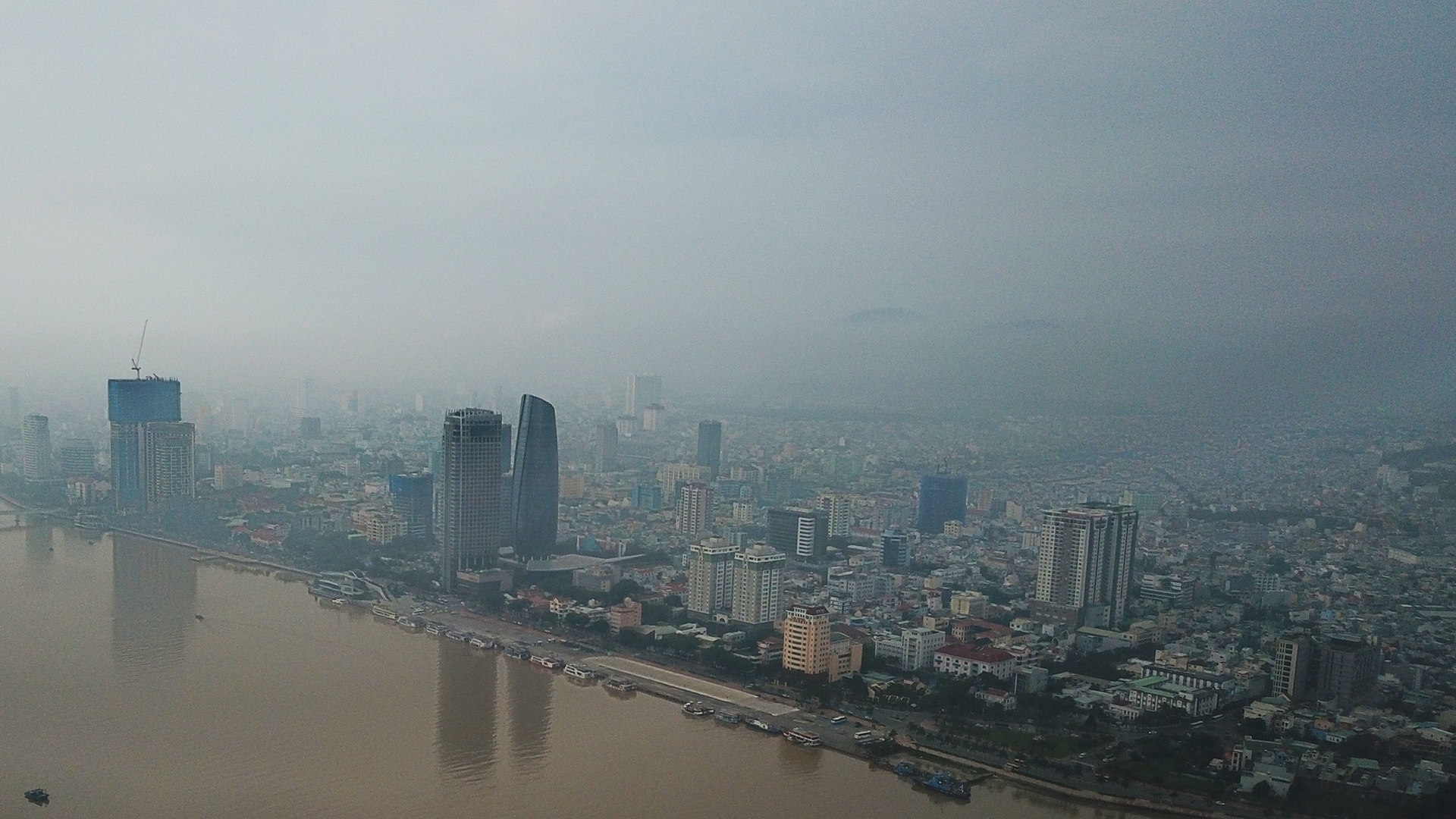Đà Nẵng chìm trong sương mù ảnh 1 Da Nang chim trong suong mu anh 1