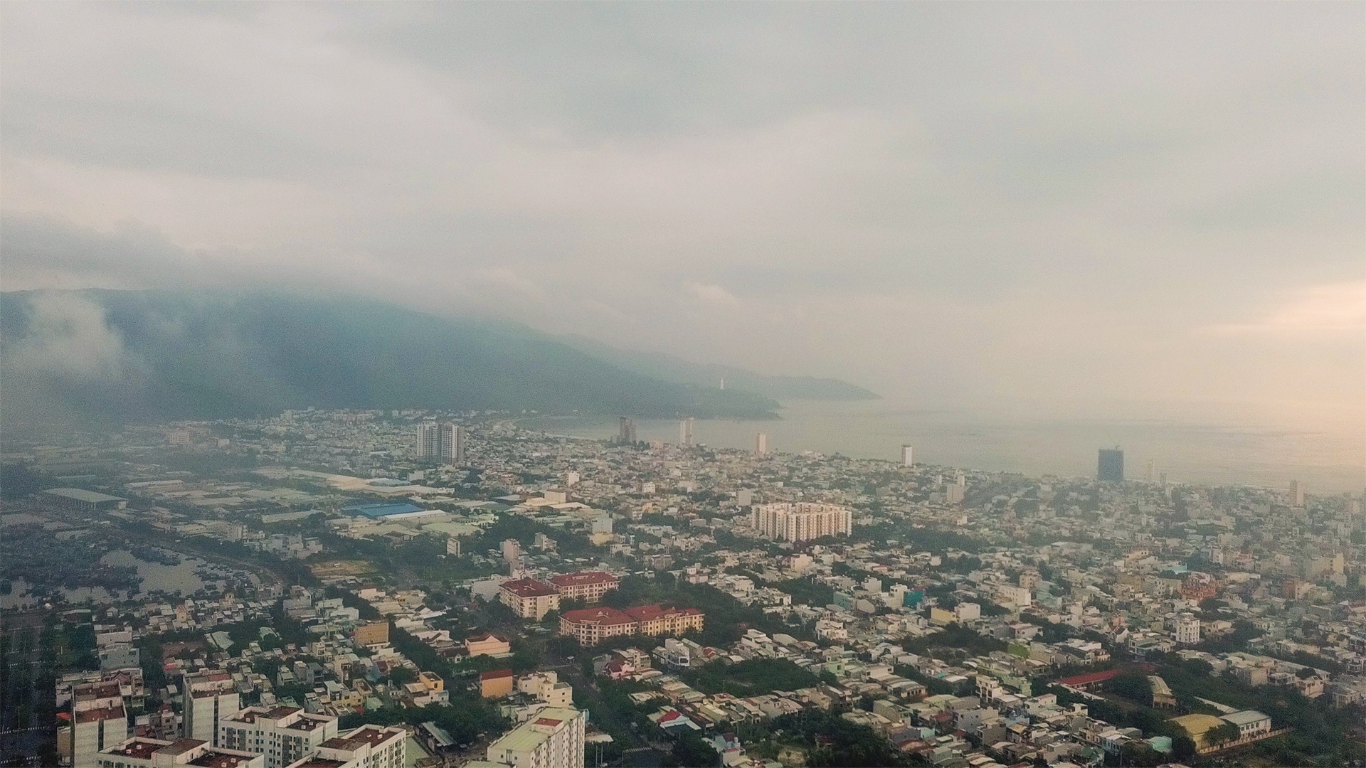 Đà Nẵng chìm trong sương mù ảnh 5 Da Nang chim trong suong mu anh 5