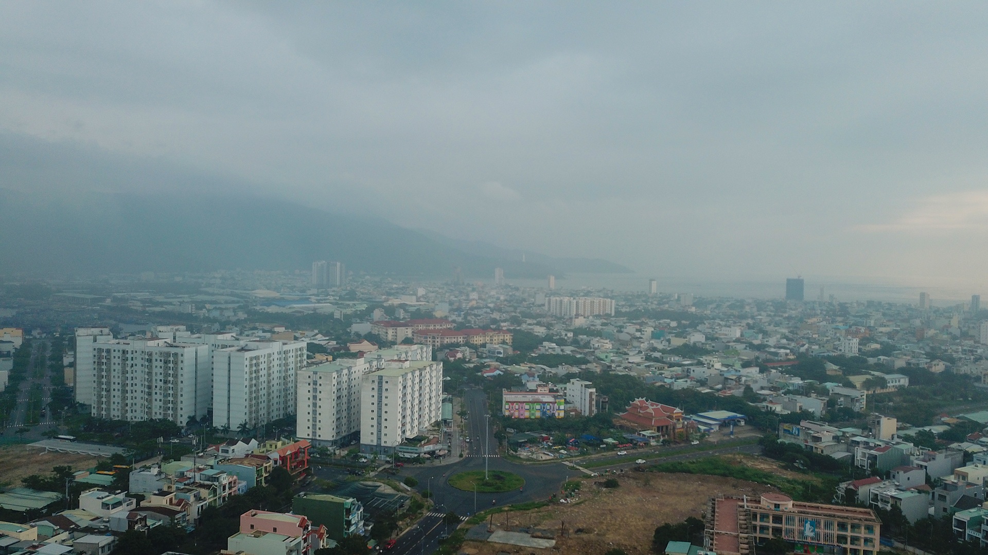 Đà Nẵng chìm trong sương mù ảnh 7 Da Nang chim trong suong mu anh 7