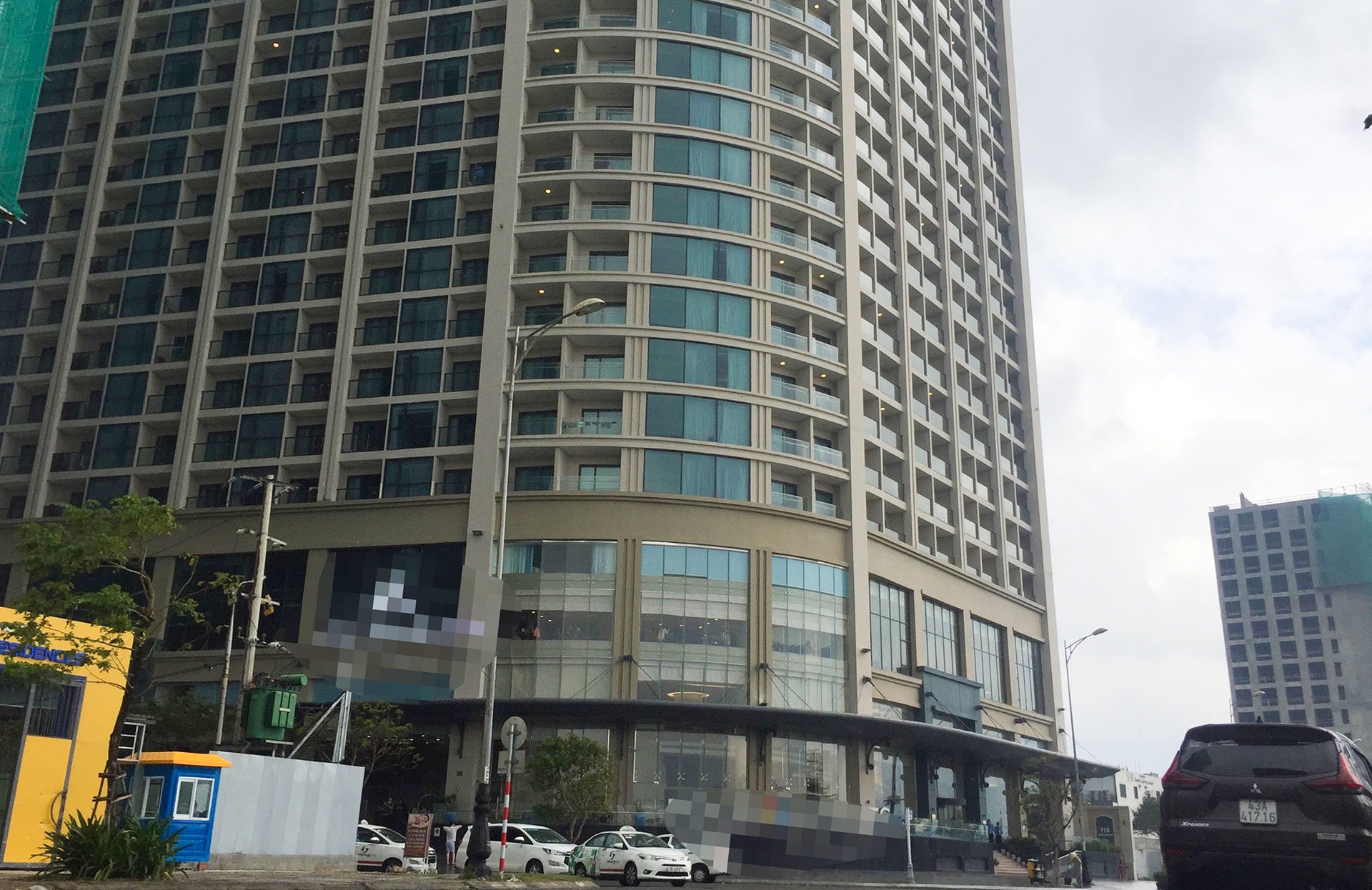 Khach Han Quoc roi tu tang cao cua khach san hinh anh