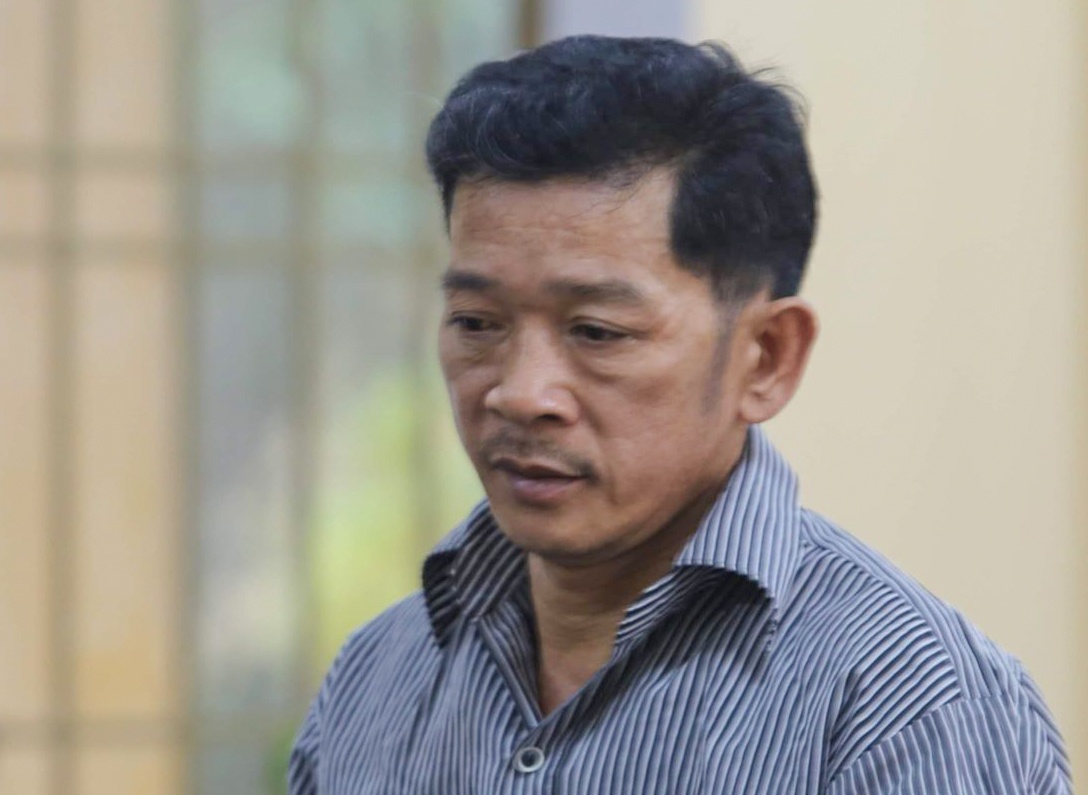 Chong dam chet vo vi can mua bia tiep khach hinh anh
