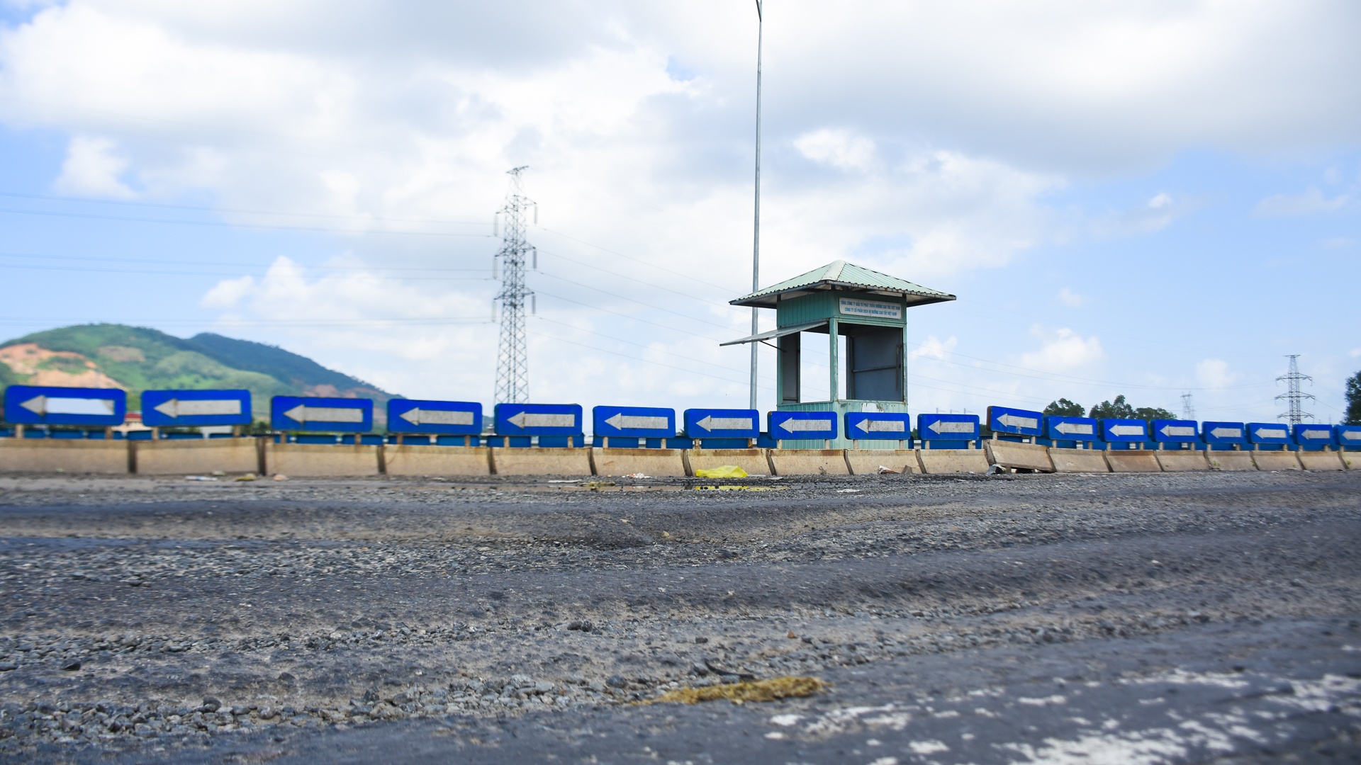 Cao toc Da Nang - Quang Ngai chi chit o ga anh 3