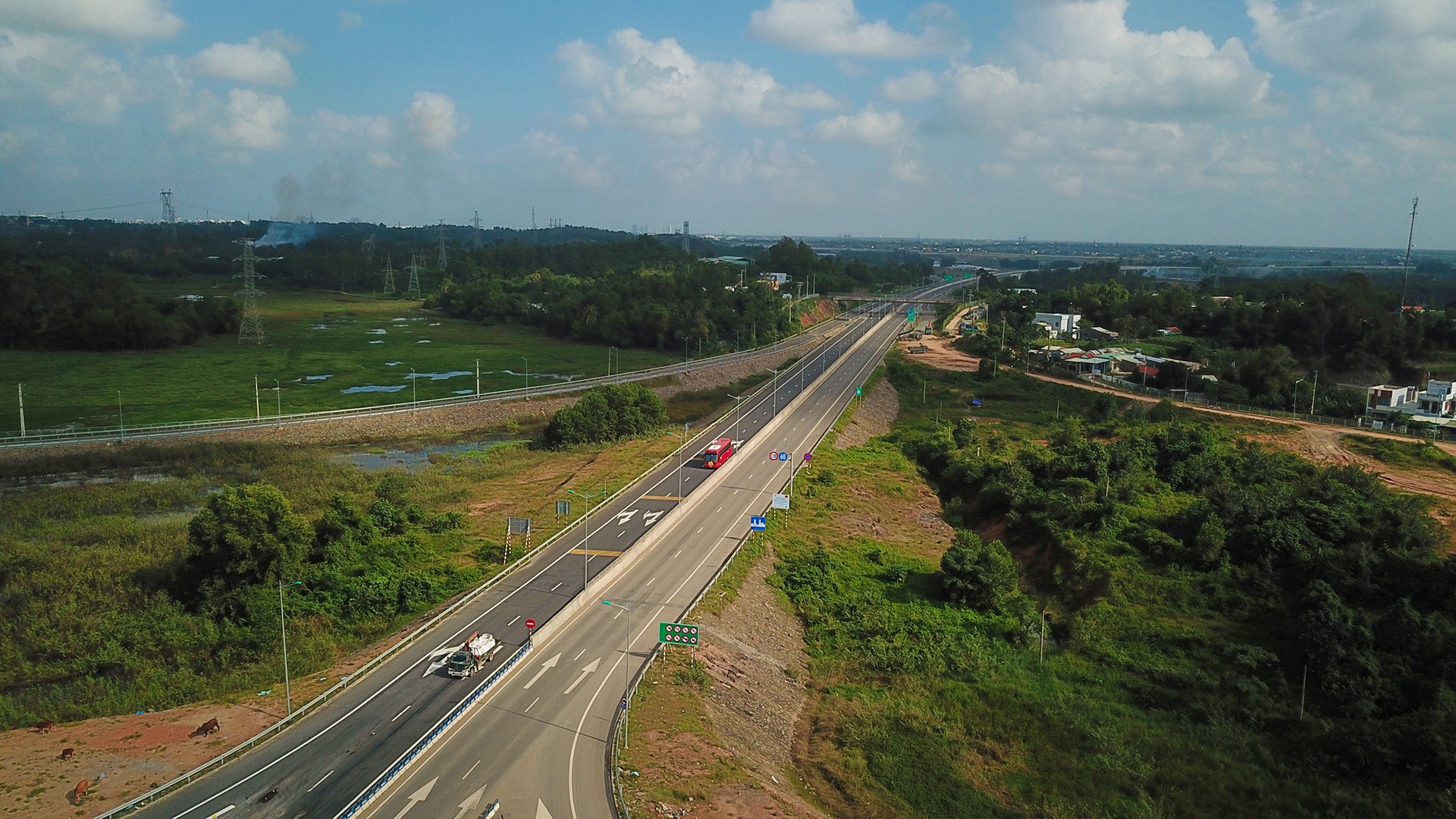Cao toc Da Nang - Quang Ngai chi chit o ga anh 1