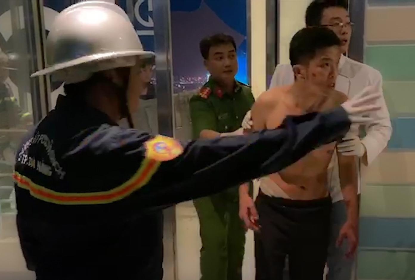 Noi lien 'cua quy' cho du khach ngao da doa nhay tu tang 20 hinh anh