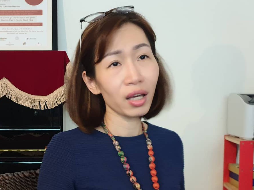 Tat vao mat nu hieu truong anh 1