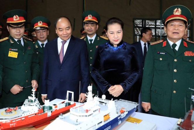 Thu tuong, Chu tich Quoc hoi du ky niem 75 nam ngay thanh lap quan doi hinh anh