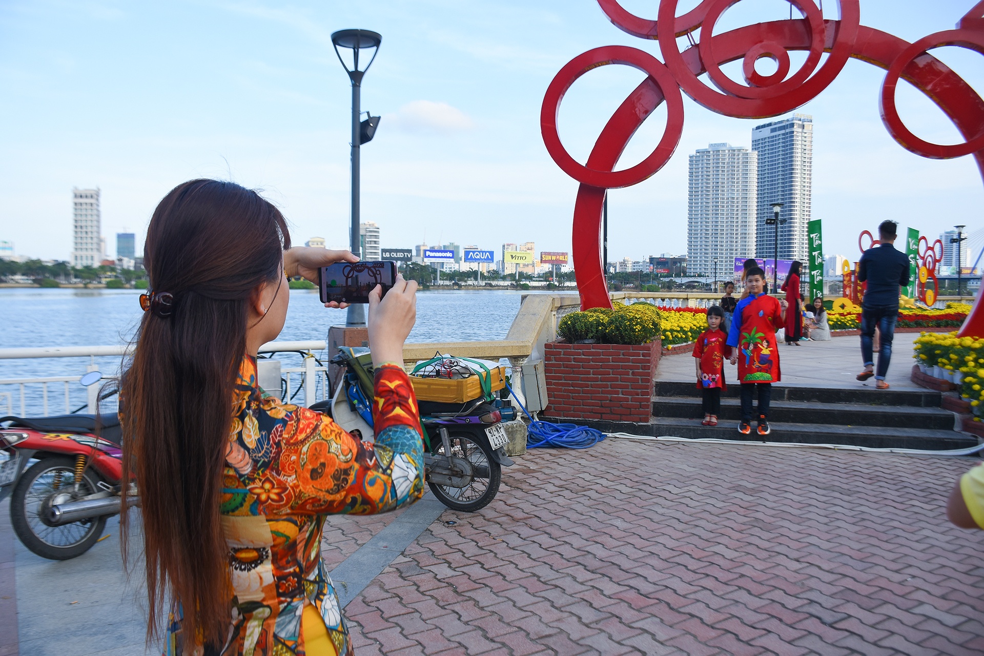 Duong hoa xuan Da Nang don khach tham quan anh 9