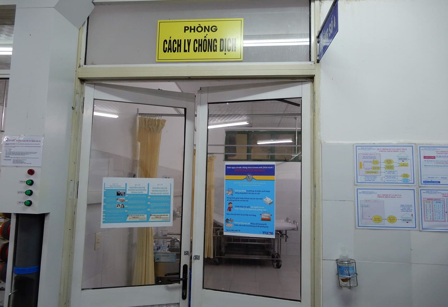 Da Nang du dinh trung dung truong hoc lam benh vien da chien hinh anh