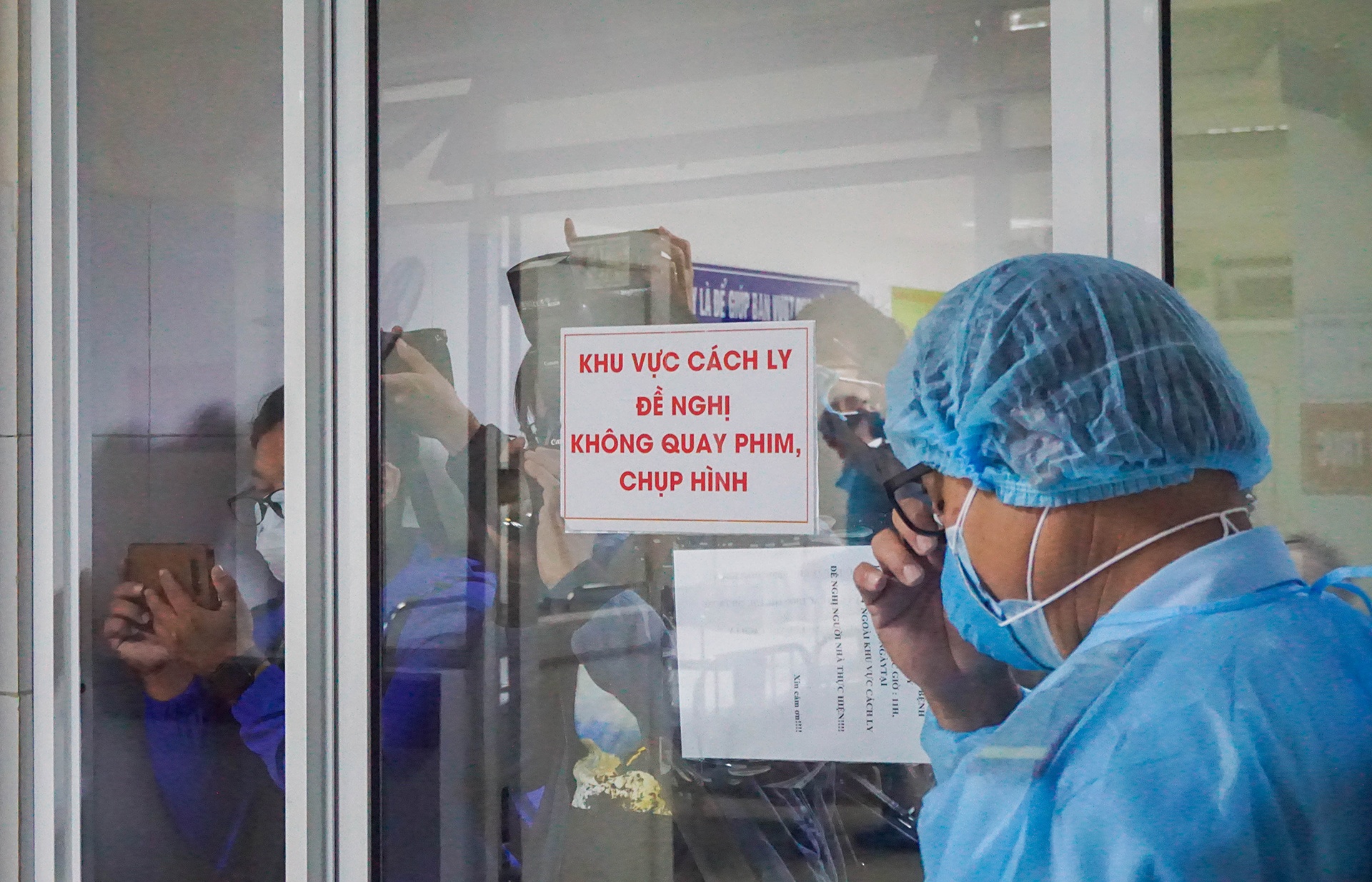 Da Nang cach ly them 11 nguoi co bieu hien sot, ho hinh anh