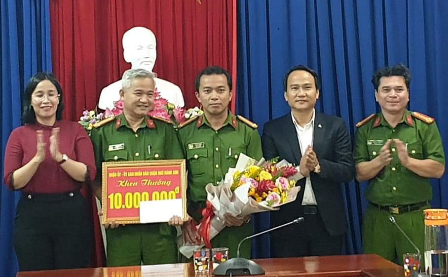 Cô gái Trung Quốc bị chặt thành nhiều khúc trôi trên sông Hàn ảnh 3 Co gai Trung Quoc bi chat thanh nhieu khuc troi tren song Han anh 3