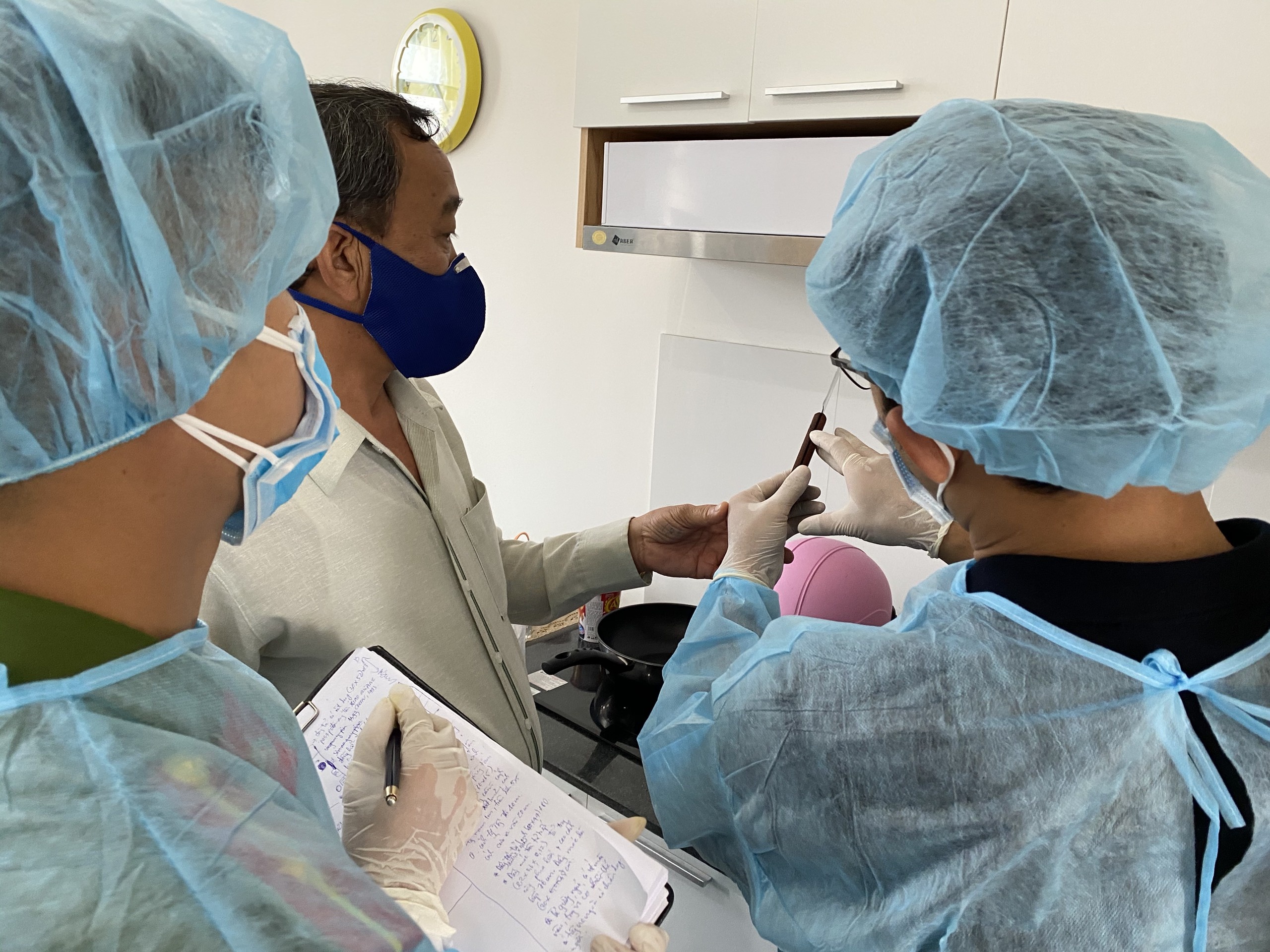 Chat xac co gai nem xuong song Han anh 2