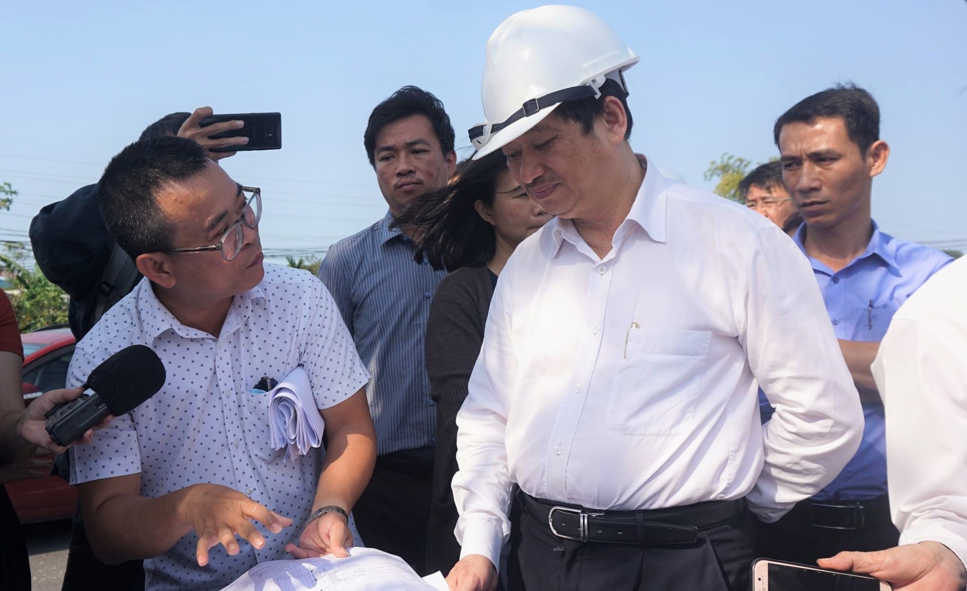 Pho chu tich Da Nang thi sat 'diem nong' o nhiem moi truong hinh anh