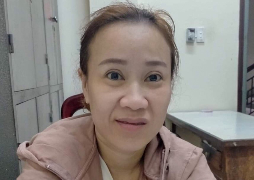 Bat giam nguoi phu nu trom tien roi giau vao 'vung kin' hinh anh