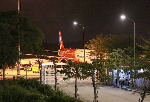 Dua doan khach Han Quoc ve nuoc anh 1