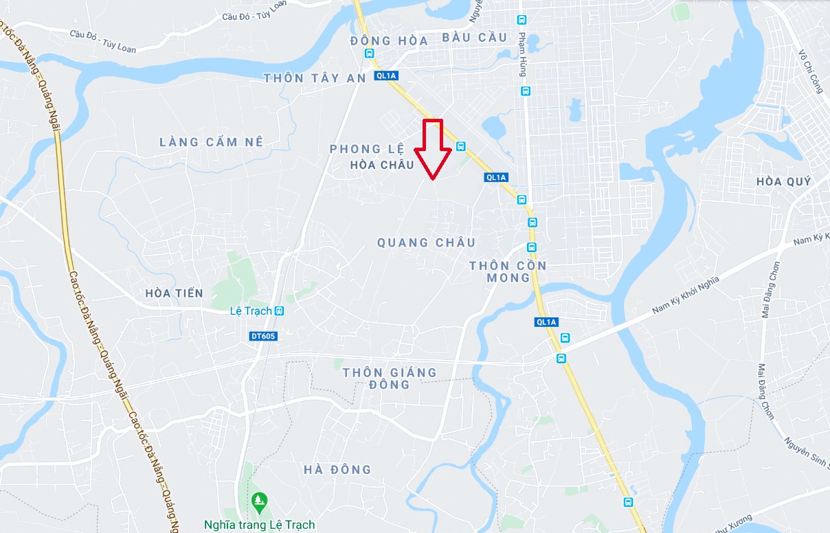 Nguoi dan ong nam tren duong ray bi tau hoa tong chet anh 2