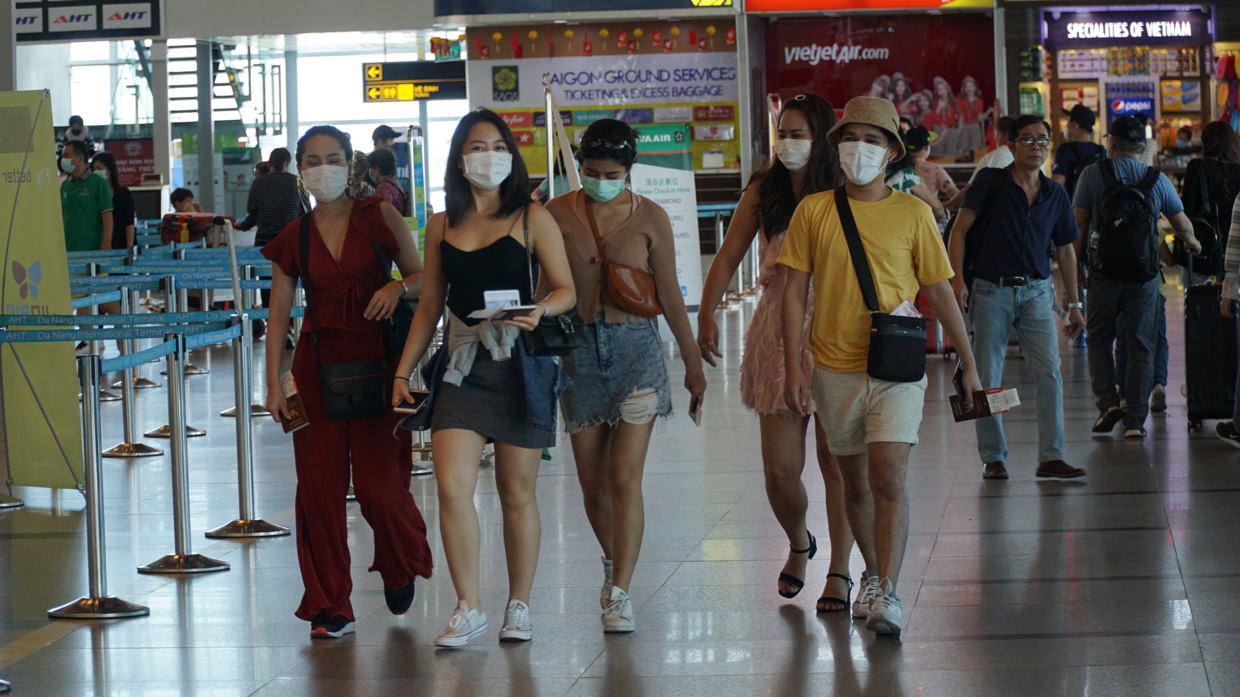 Dung thong bao lich trinh chuyen bay qua loa phat thanh tai san bay Da Nang anh 1