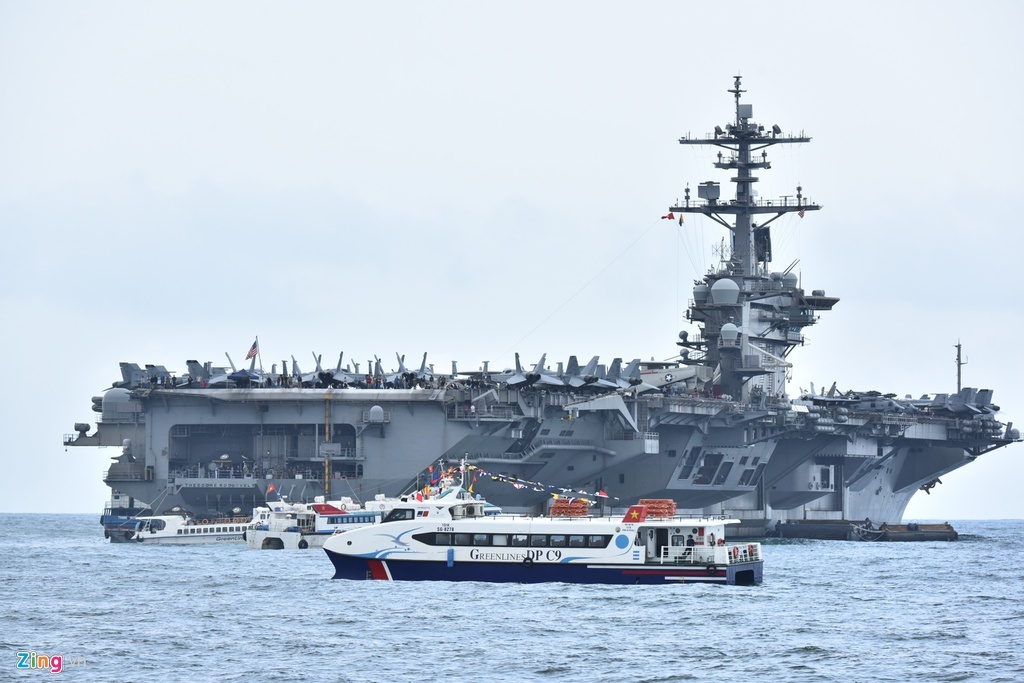 Tau san bay bay My den Da Nang anh 2