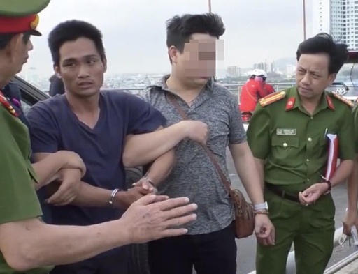 Cha nem xac con xuong song Han bi de nghi truy to toi giet nguoi hinh anh