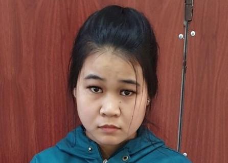 Co gai trom nhan vang, vi tien khi di nho ve sinh hinh anh