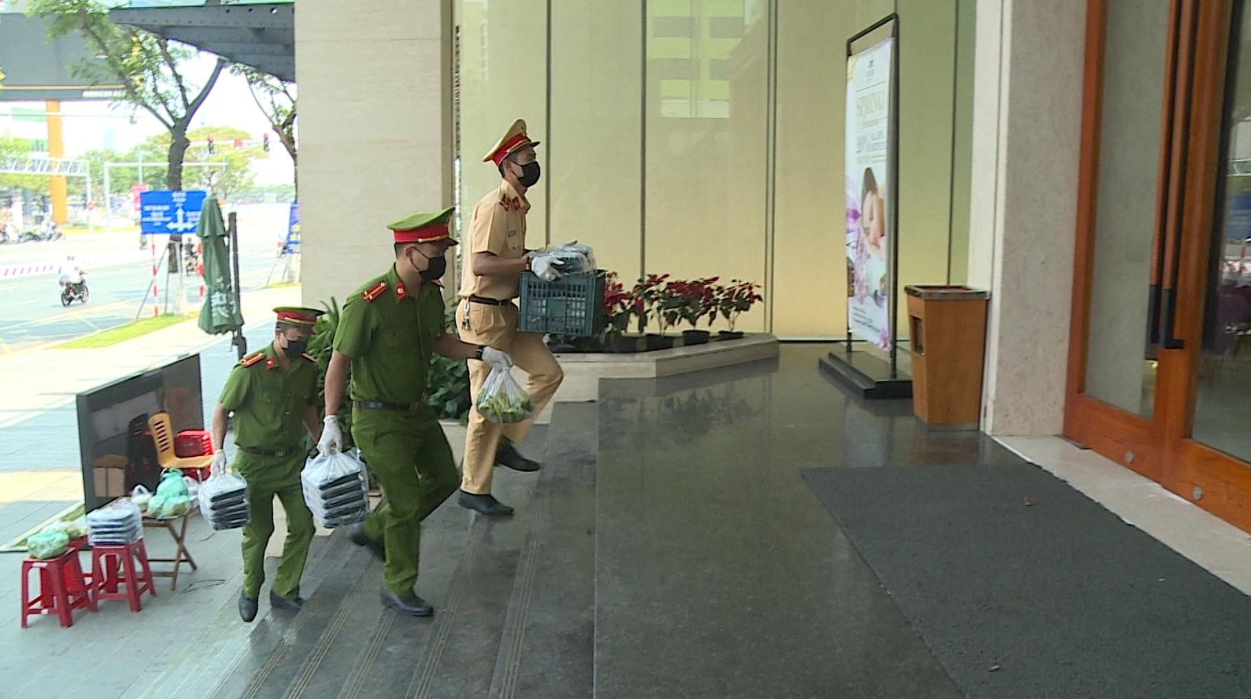 Thu dung khach san de lam noi cach ly nguoi nghi nhiem Covid-19 anh 2