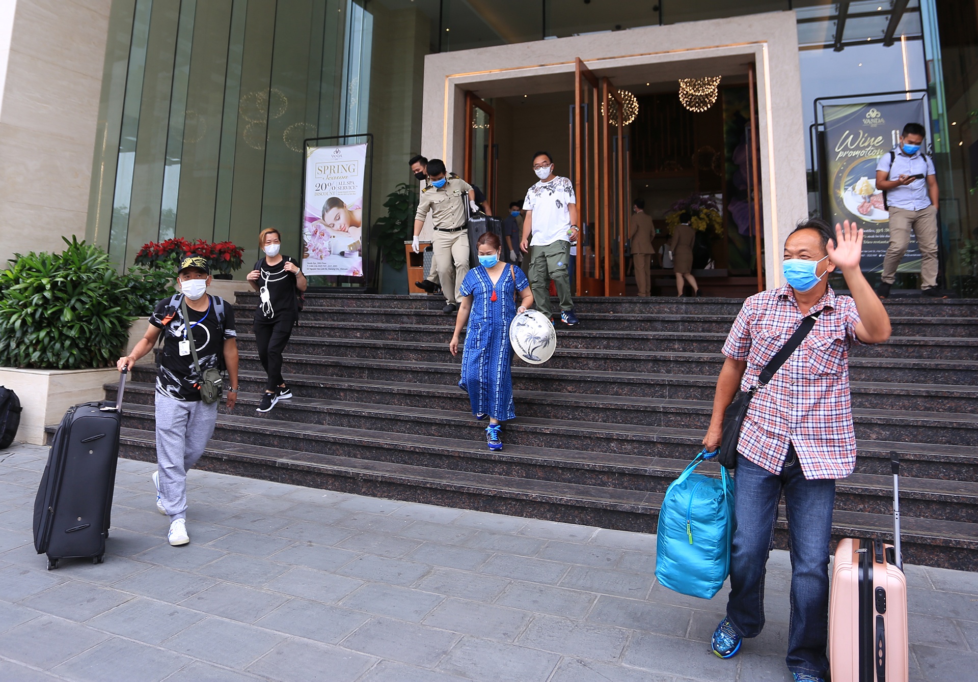 36 nguoi hoan thanh 14 ngay cach ly anh 1