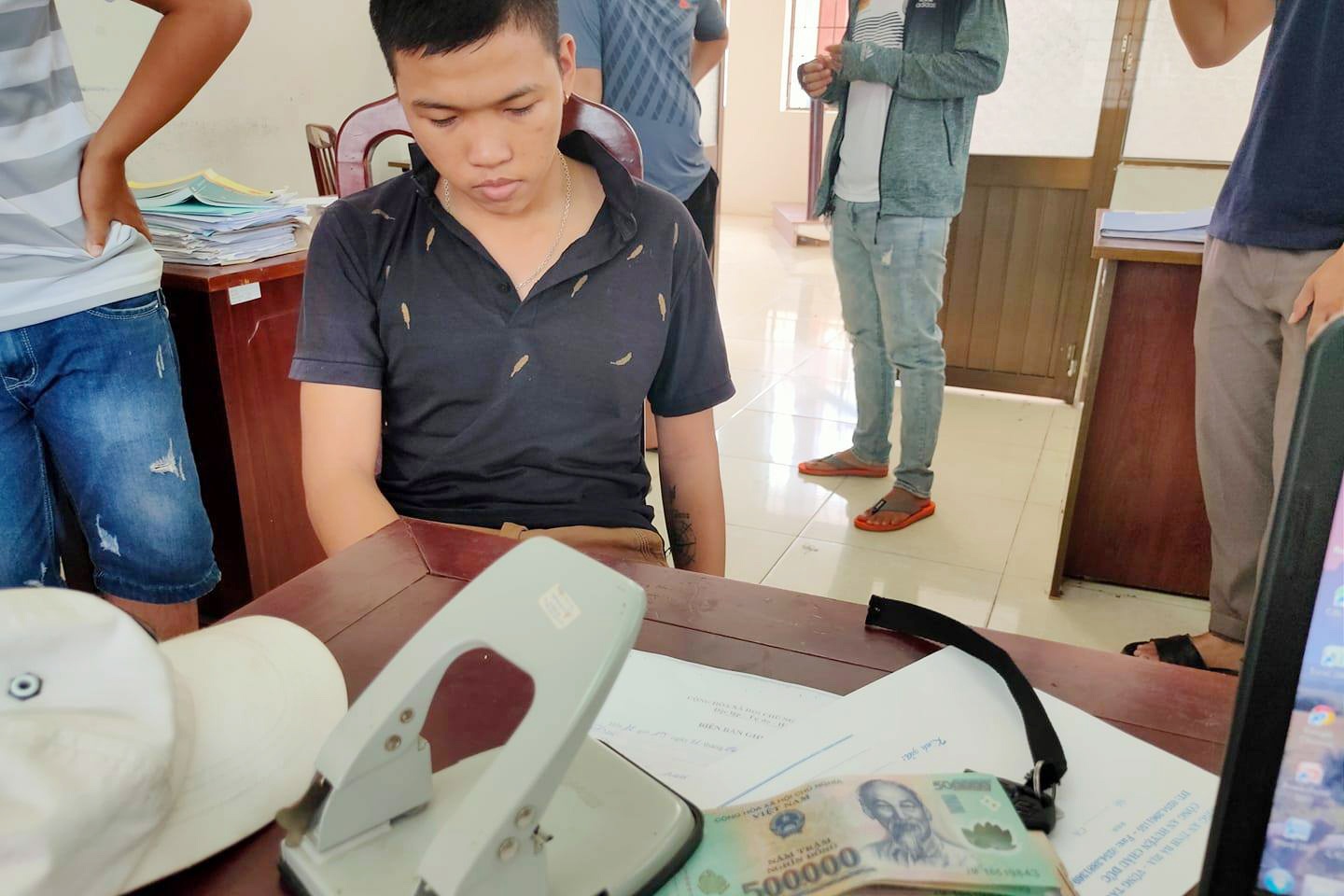 Nữ sinh bị tống tiền bằng ảnh nóng ảnh 1 Nu sinh bi tong tien bang anh nong anh 1