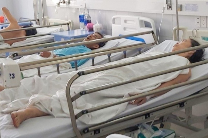 230 nguoi ngo doc thuc pham do mua thuc an chay tu cho hinh anh